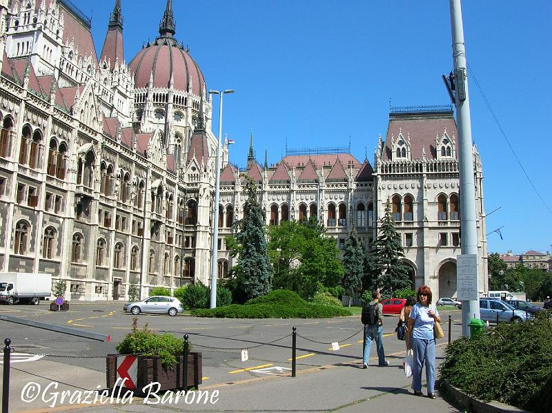 lato Parlamento.JPG